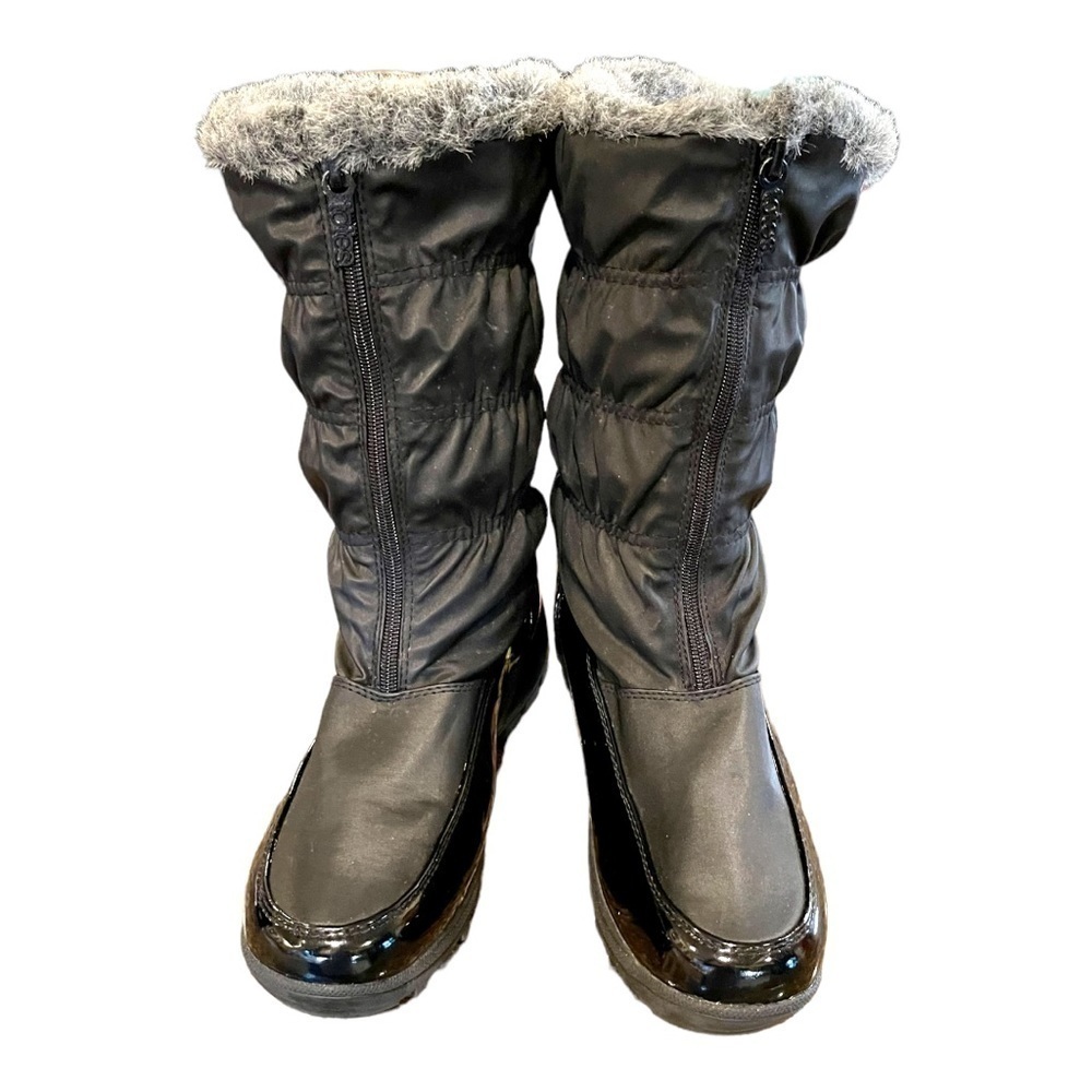 TOTES, WOMENS INSULATED, WATERPROOF, ALL WEATHER BOOTS. RUBBER SOLE. SIZE 8M